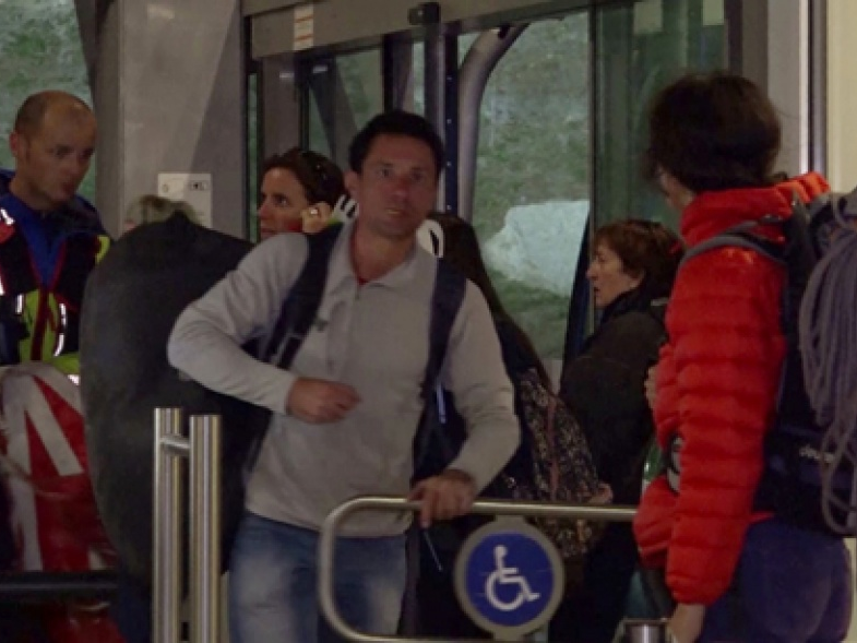 Giải cứu toàn bộ du khách mắc kẹt trên cáp treo Mont Blanc