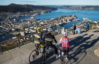 tay dua nguoi colombia egan bernal lam nen lich su tai tour de france