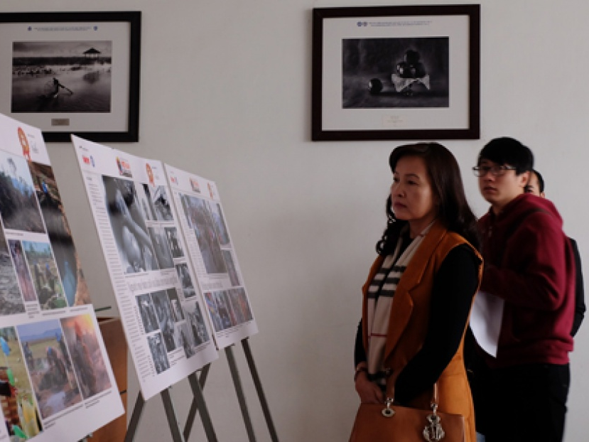 875 câu chuyện về Việt Nam - Đất nước - Con người qua ảnh