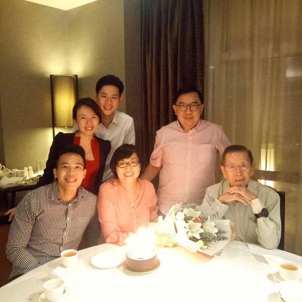 Singapore: 'Thế hệ sandwich' trước áp lực từ già hóa dân số singapore the he sandwich truoc ap luc tu gia hoa dan so