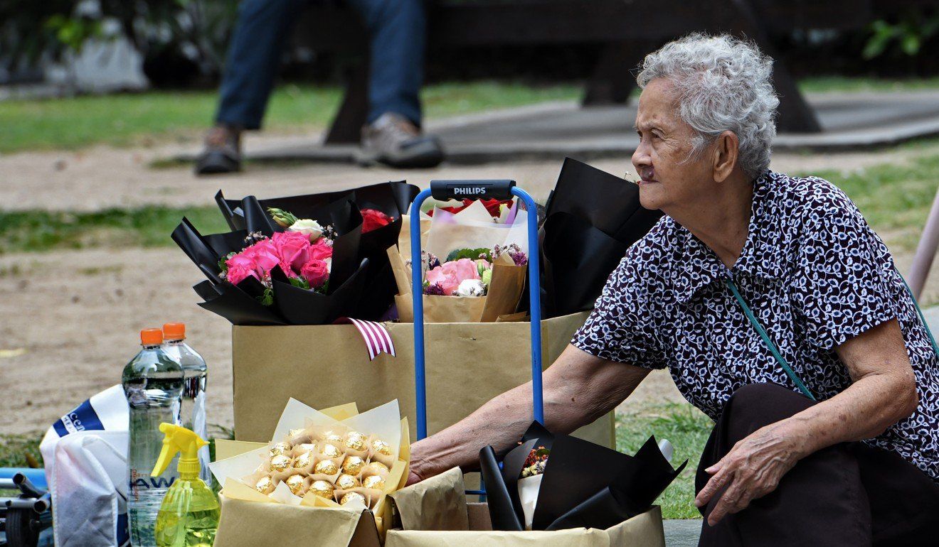 Singapore: 'Thế hệ sandwich' trước áp lực từ già hóa dân số singapore the he sandwich truoc ap luc tu gia hoa dan so
