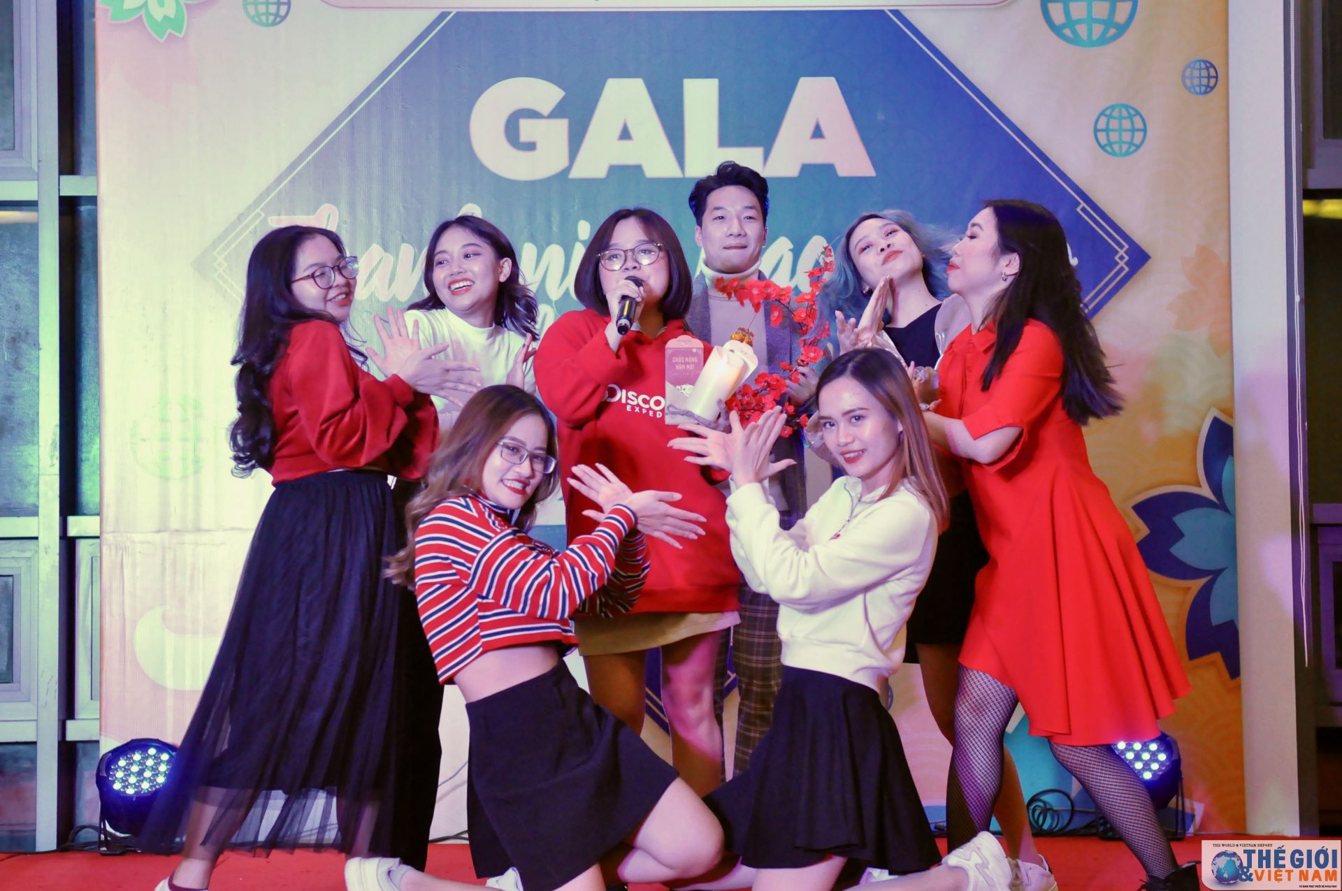 thanh nien ngoai giao han hoan don nam moi tai gala chao xuan 2020