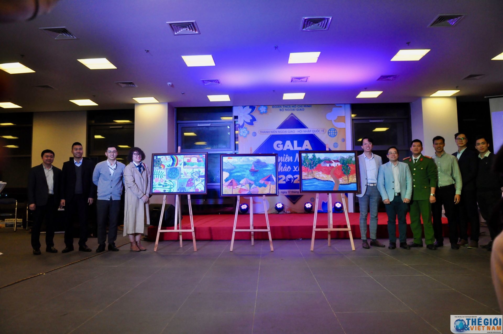 thanh nien ngoai giao han hoan don nam moi tai gala chao xuan 2020