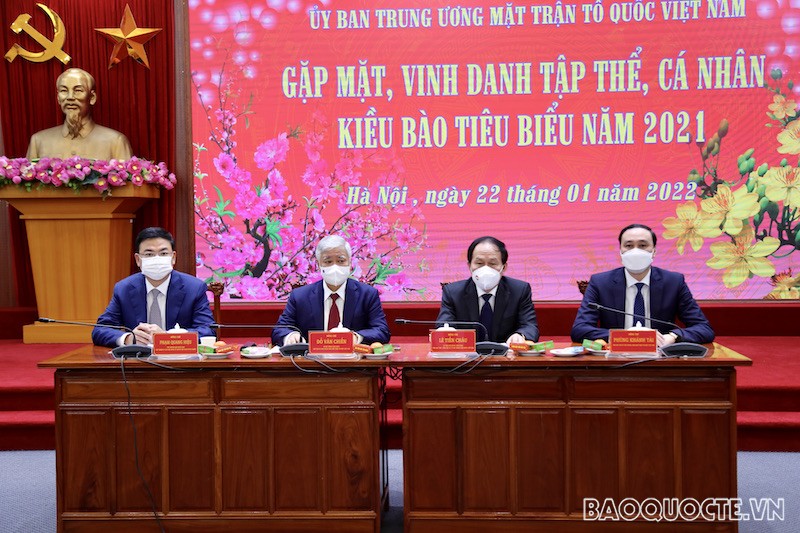 Lãnh đạo Ủy ban Trung ương MTTQVN và Ủy ban Nhà nước về NVNONN tại buổi gặp gỡ. (Ảnh: Quang Đào) Lãnh đạo Ủy ban Trung ương MTTQVN và Ủy ban Nhà nước về NVNONN tại buổi gặp gỡ. (Ảnh: Quang Đào)