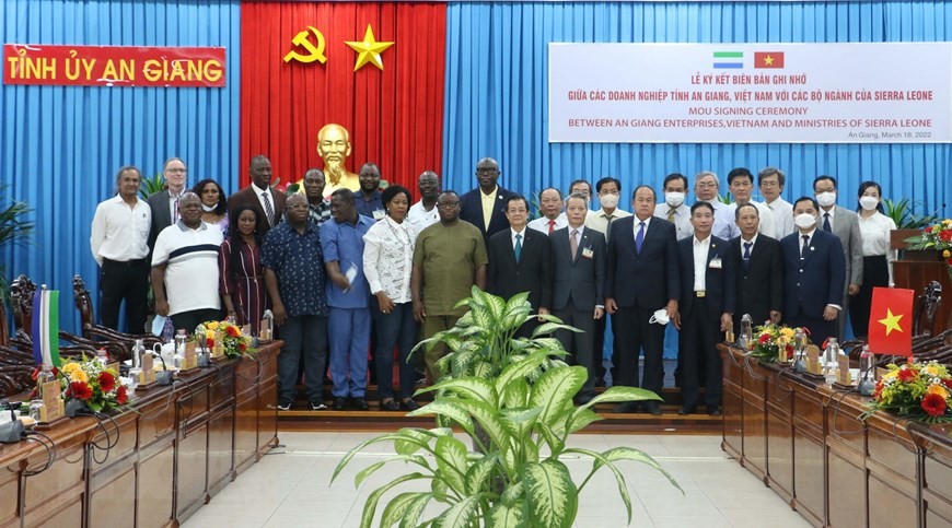 Tổng thống Sierra Leone Julius Maada Bio thăm tỉnh An Giang Tổng thống Sierra Leone Julius Maada Bio thăm tỉnh An Giang