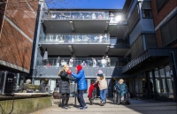 mot nguoi duc goc viet tu vong vi covid 19