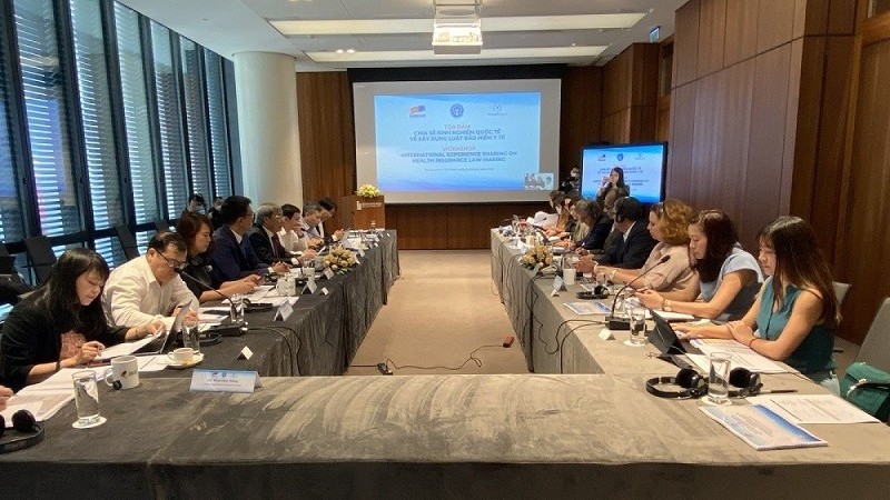 Chia sẻ kinh nghiệm toàn cầu về xây dựng Luật Bảo hiểm y tế