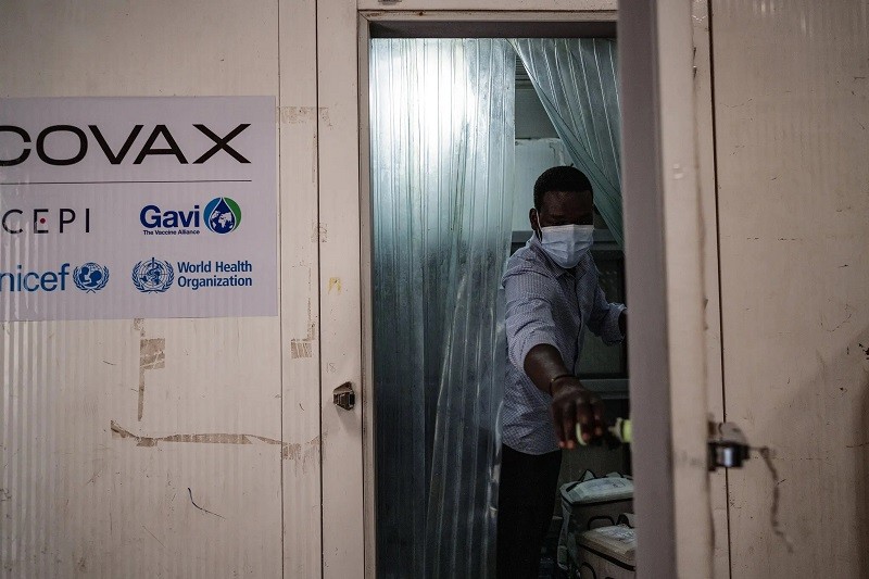 Tủ lạnh bảo quản vaccine Covid-19 của cơ chế COVAX, đặt tại Juba, Nam Sudan. (Nguồn: NY Times)