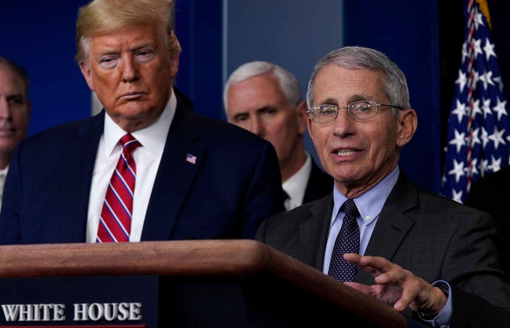 Nhà Trắng ngăn chuyên gia dịch tễ hàng đầu điều trần về Covid-19