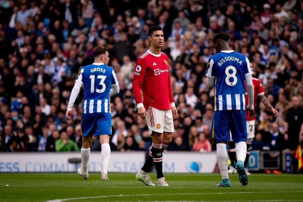 Cristiano Ronaldo thẫn thờ khi thấy MU để thủng lưới liên tục. (Nguồn: Getty) Cristiano Ronaldo thẫn thờ khi thấy MU để thủng lưới liên tục. (Nguồn: Getty)