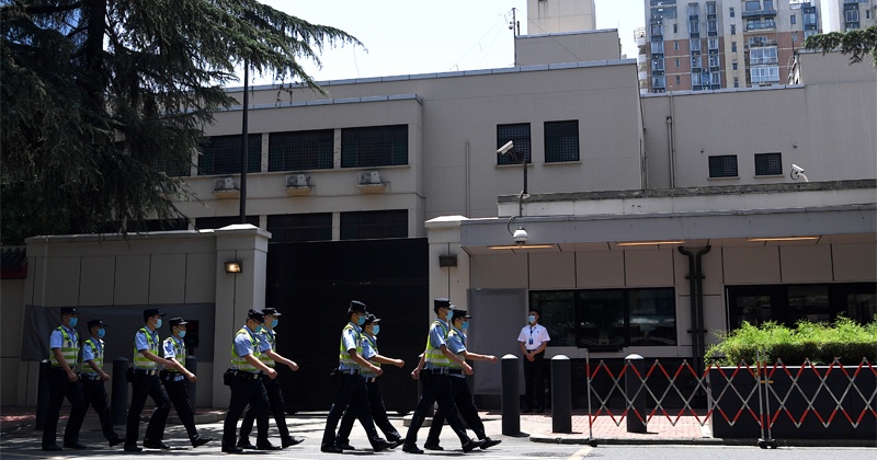 1055 af800adf china officially takes over us consulate in chengdu y dateway