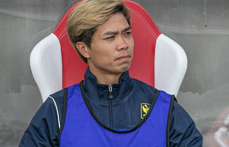 Công Phượng miệt mài khởi động nhưng vẫn bị Sint Truidense 'làm ngơ'