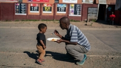 Đại dịch Covid-19 ‘tô đậm’ tình trạng nghèo đói toàn cầu