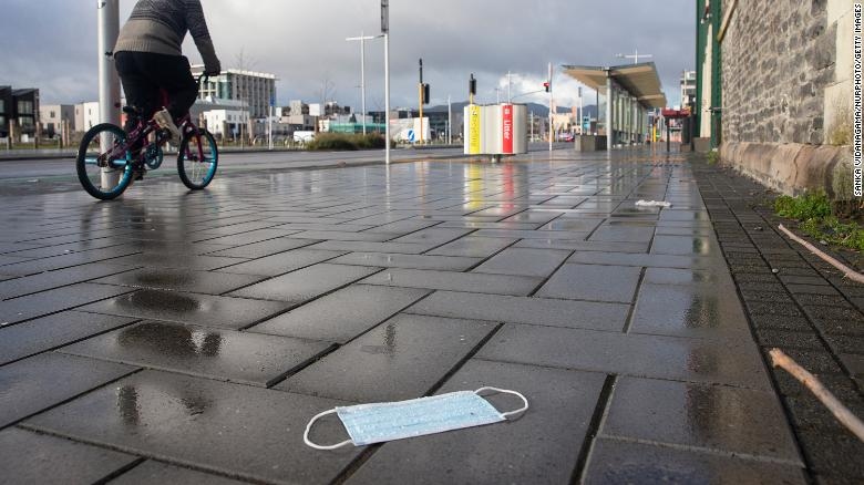 New Zealand đang phải phong tỏa toàn quốc vì lo ngại về đại dịch Covid-19. New Zealand đang phải phong tỏa toàn quốc vì lo ngại về đại dịch Covid-19.