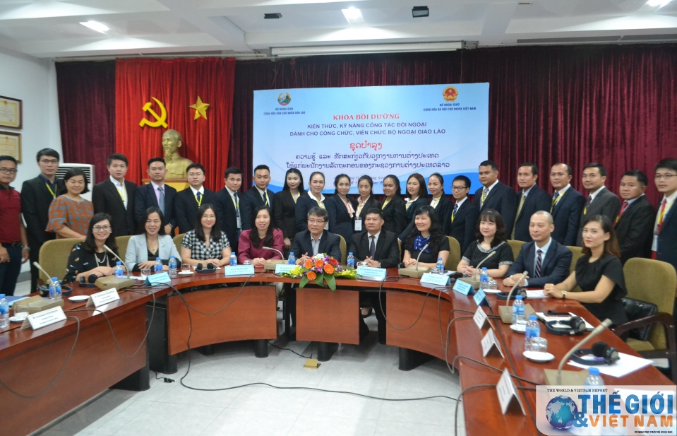 Khai giảng Khóa Bồi dưỡng Kiến thức, Kỹ năng đối ngoại cho cán bộ ngoại giao Lào