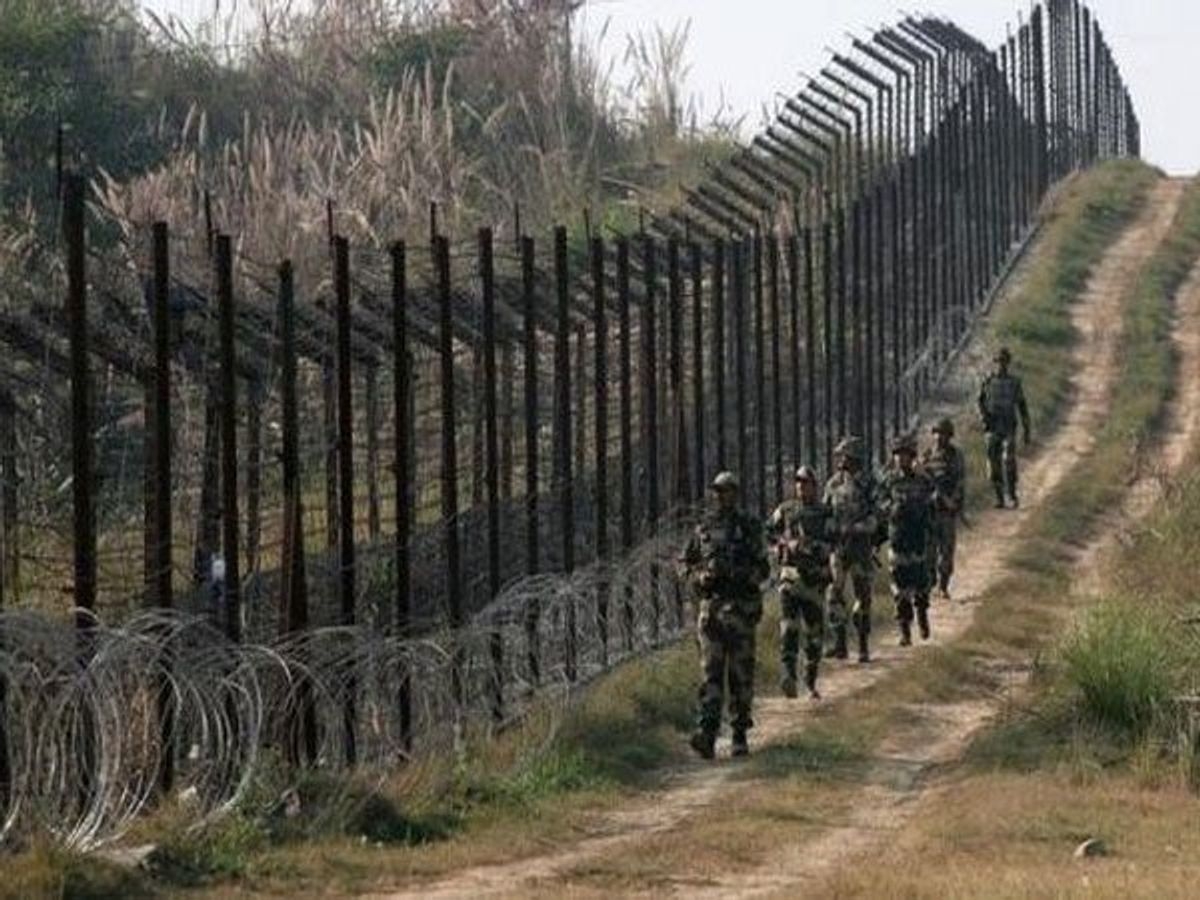 Binh sĩ Ấn Độ, Pakistan lại đấu súng ở LoC binh si an do pakistan lai dau sung o loc