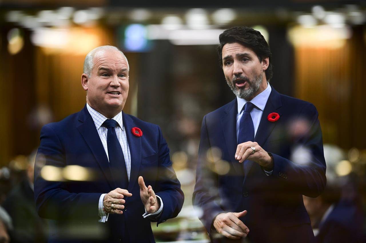 Thủ tướng Canada Justin Trudeau và Lãnh đạo đảng Bảo thủ Erin O'Toole. (Nguồn: Canadian Press) Thủ tướng Canada Justin Trudeau và Lãnh đạo đảng Bảo thủ Erin O'Toole. (Nguồn: Canadian Press)
