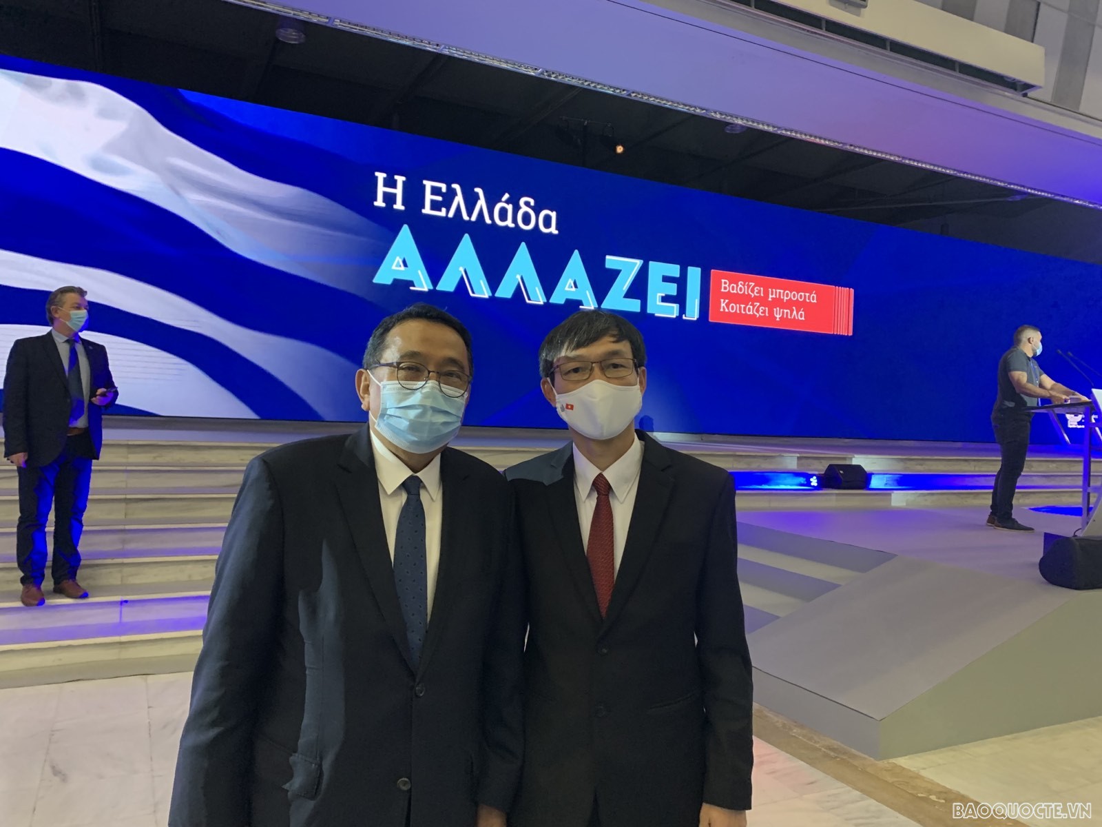 Đại sứ Việt Nam tại Hy Lạp Lê Hồng Trường cùng Đại sứ Indonesia tại Hy Lạp tại lễ khai mạc TIF 2021.