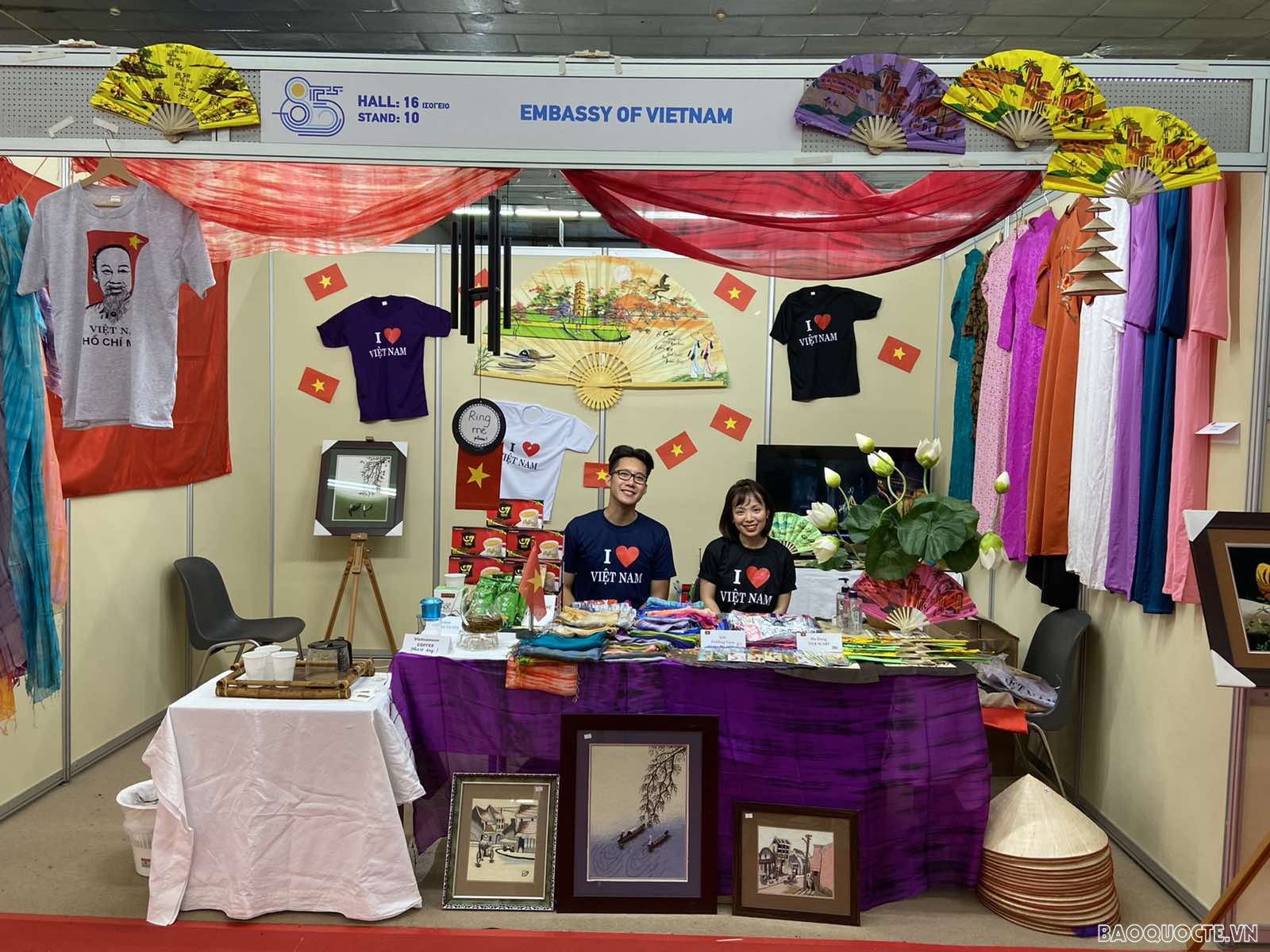 Gian hàng của Đại sứ quán Việt Nam tại Hy Lạp.