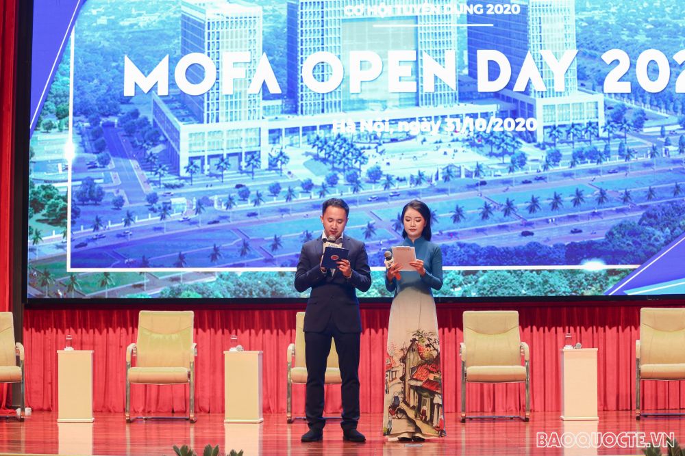 Lần đầu tiên Bộ Ngoại giao tổ chức giới thiệu tuyển dụng với hình thức mở