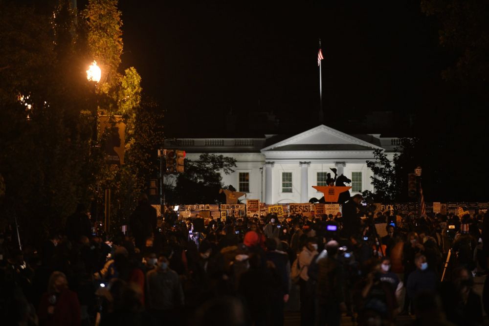 Bầu cử Mỹ 2020: Nước Mỹ thức 'trắng đêm' chờ kết quả