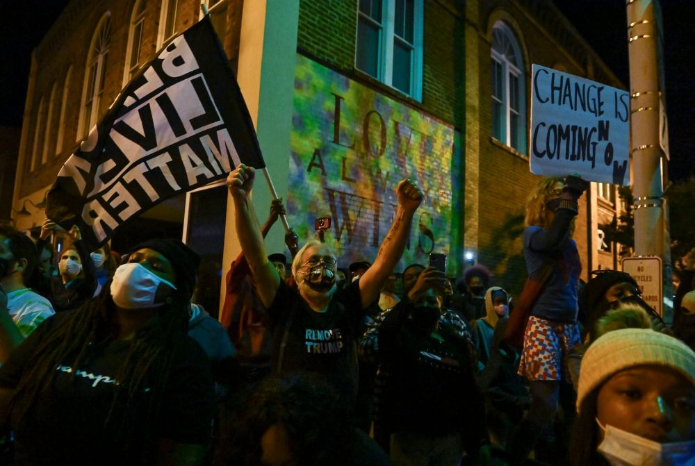 Bầu cử Mỹ 2020: Nước Mỹ thức 'trắng đêm' chờ kết quả