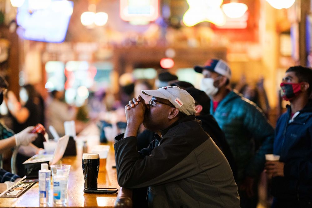 Bầu cử Mỹ 2020: Nước Mỹ thức 'trắng đêm' chờ kết quả