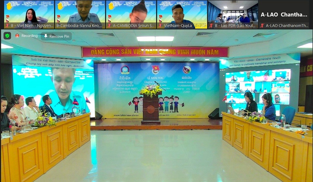 Toàn cảnh chương trình Giao lưu hữu nghị thanh niên Việt Nam - Lào - Campuchia