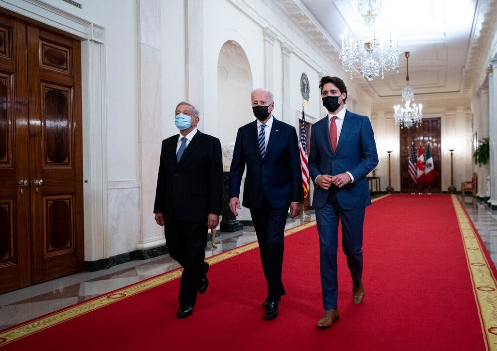 Tổng thống Biden đã cố gắng xây dựng một mặt trận thống nhất với Tổng thống Mexico Andrés Manuel López Obrador và Thủ tướng Canada Justin Trudeau. (Nguồn: NY Times) Tổng thống Biden đã cố gắng xây dựng một mặt trận thống nhất với Tổng thống Mexico Andrés Manuel López Obrador và Thủ tướng Canada Justin Trudeau. (Nguồn: NY Times)