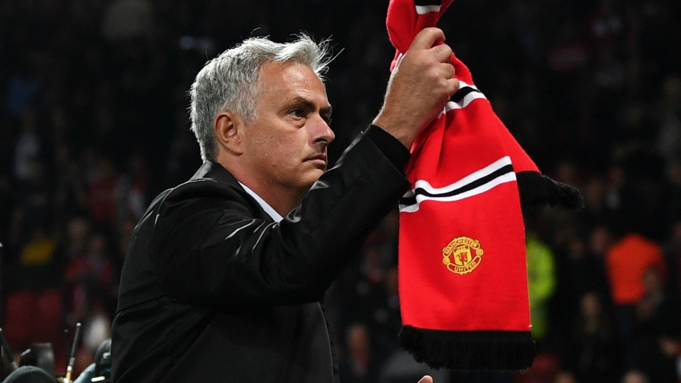 Khi số phận không khắc tên Mourinho lên thanh kiếm United