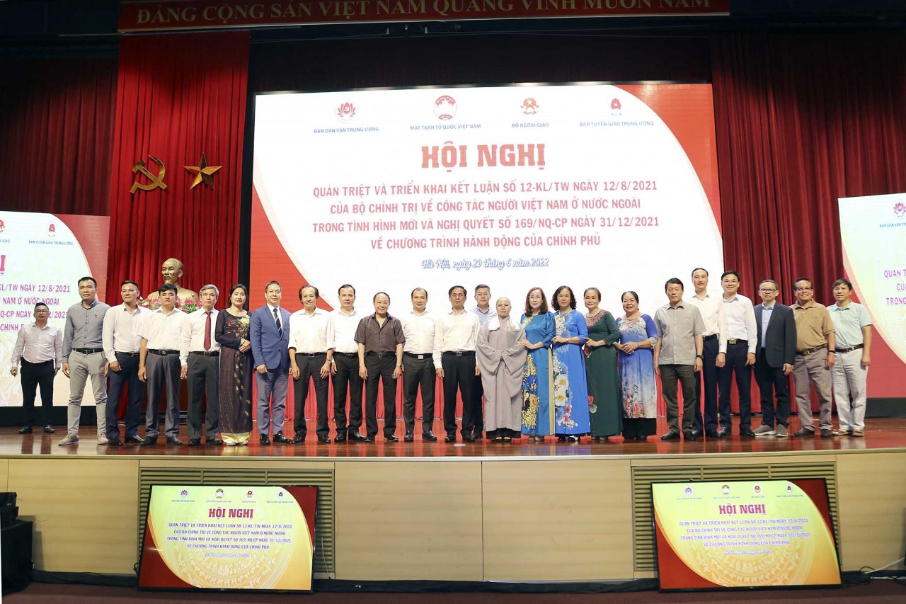 Hội nghị quán triệt và triển khai Kết luận 12 và Nghị quyết 169 về công tác đối với người Việt Nam ở nước ngoài