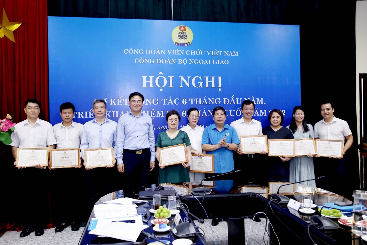 Hội nghị sơ kết công tác công đoàn Bộ Ngoại giao 6 tháng đầu năm Hội nghị sơ kết công tác công đoàn Bộ Ngoại giao 6 tháng đầu năm