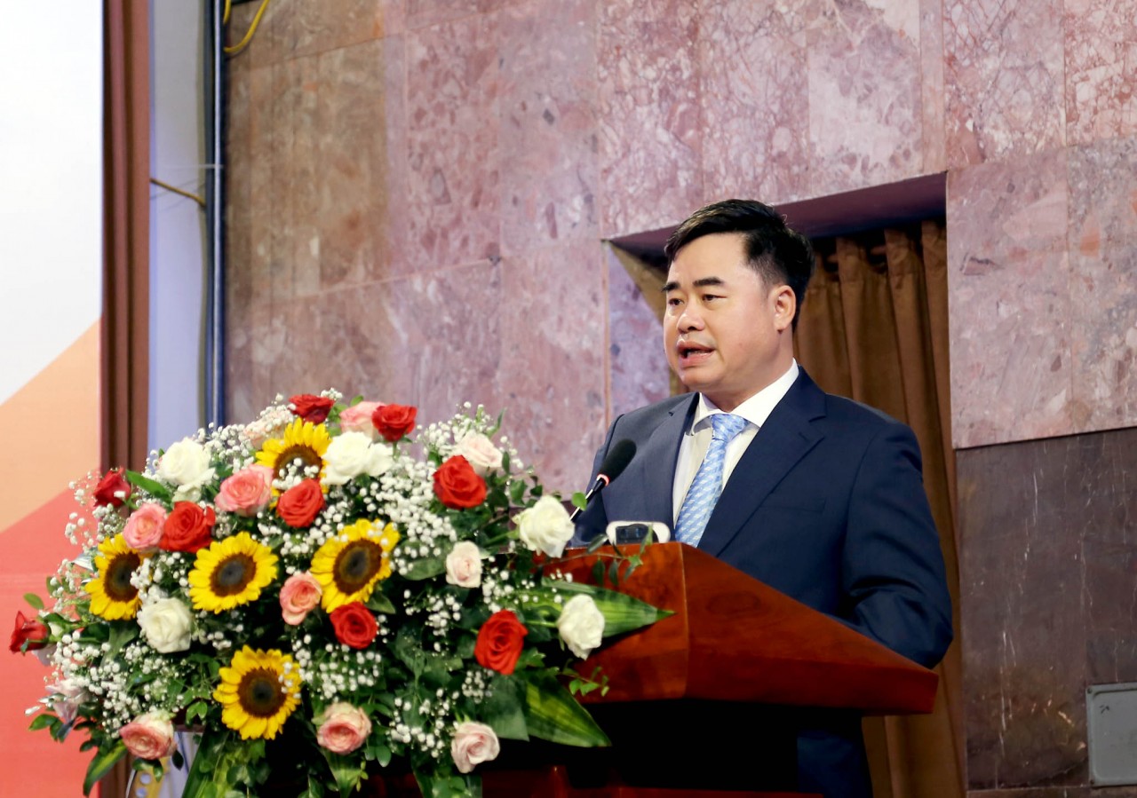 Lễ giới thiệu cuốn sách ‘Tình cảm của nhân dân thế giới với Chủ tịch Hồ Chí Minh’ Lễ giới thiệu cuốn sách ‘Tình cảm của nhân dân thế giới với Chủ tịch Hồ Chí Minh’