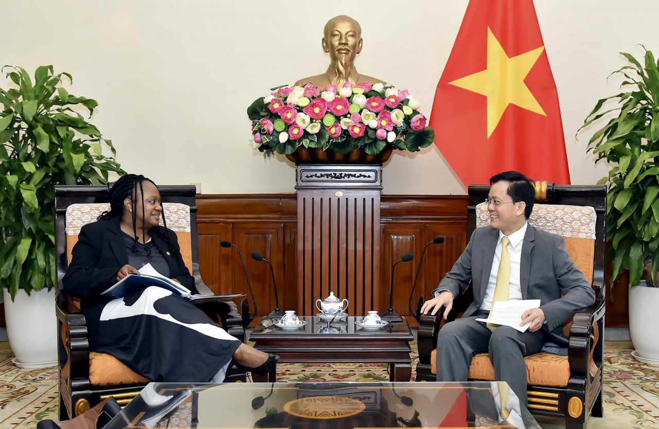 Thứ trưởng Ngoại giao Hà Kim Ngọc tiếp Thứ trưởng Ngoại giao Hoa Kỳ Bonnie D. Jenkins Thúc đẩy quan hệ Đối tác toàn diện Việt Nam-Hoa Kỳ đi vào chiều sâu, hiệu quả, thực chất