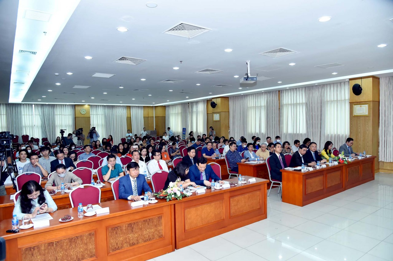 Ngày Tôn vinh tiếng Việt 8/9: Để tiếng mẹ đẻ là niềm tự hào của mỗi người Việt ở bất cứ nơi đâu Ngày Tôn vinh tiếng Việt 8/9: Để tiếng mẹ đẻ là niềm tự hào của mỗi người Việt ở bất cứ nơi đâu