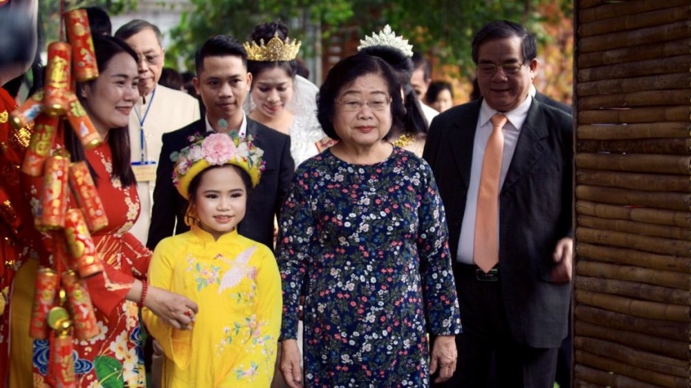 Siêu mẫu nhí Hoàng Vân khoe tài tại chương trình Tết Ba miền - chào Xuân Tân Sửu