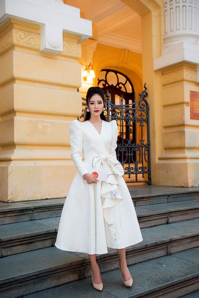 Nữ doanh nhân Thủy Nguyễn sang trọng trong đêm Xuân Quê Hương 2022 Nữ doanh nhân Thủy Nguyễn sang trọng trong đêm Xuân Quê Hương 2022