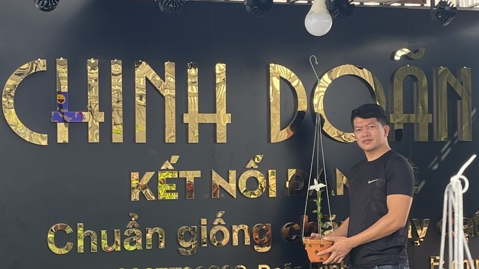 Doãn Chinh và niềm đam mê với hoa phong lan