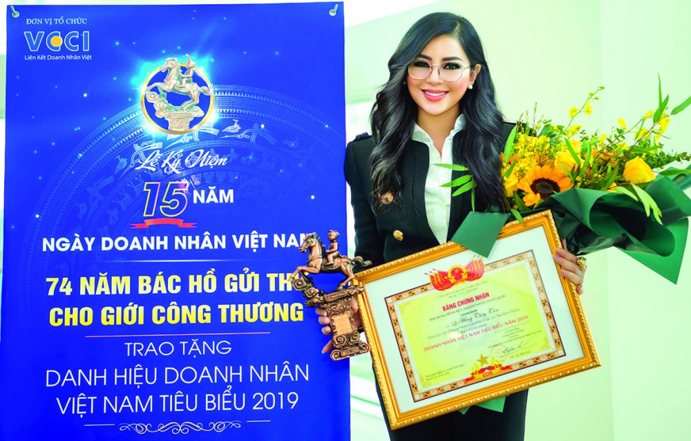 “Chuyển mình thầm lặng” với sứ mệnh mang tinh hoa Việt vươn tầm thế giới “Chuyển mình thầm lặng” với sứ mệnh mang tinh hoa Việt vươn tầm thế giới