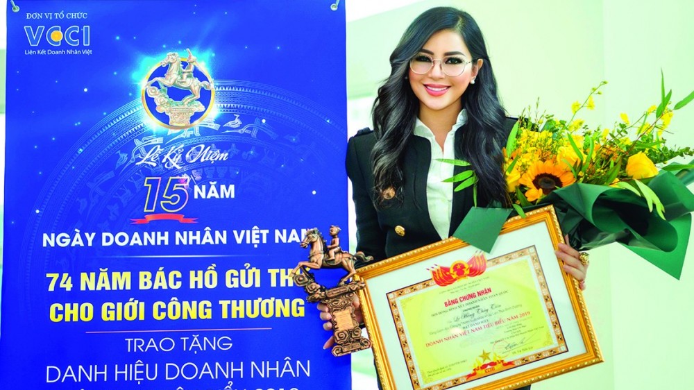 Doanh nhân Lê Hồng Thuỷ Tiên: ‘Chuyển mình thầm lặng’ với sứ mệnh mang tinh hoa Việt vươn tầm thế giới