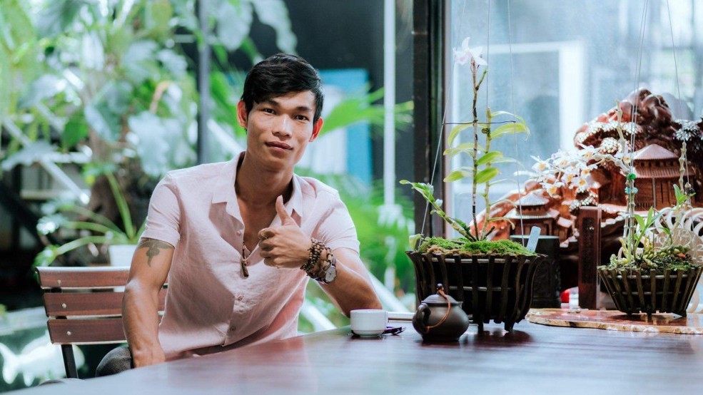 Hạc Hoàng Huy: Chàng trai 9X sở hữu vườn lan khủng