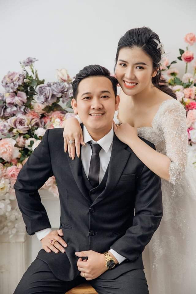 Amanda hạnh phúc bên người chồng của mình.