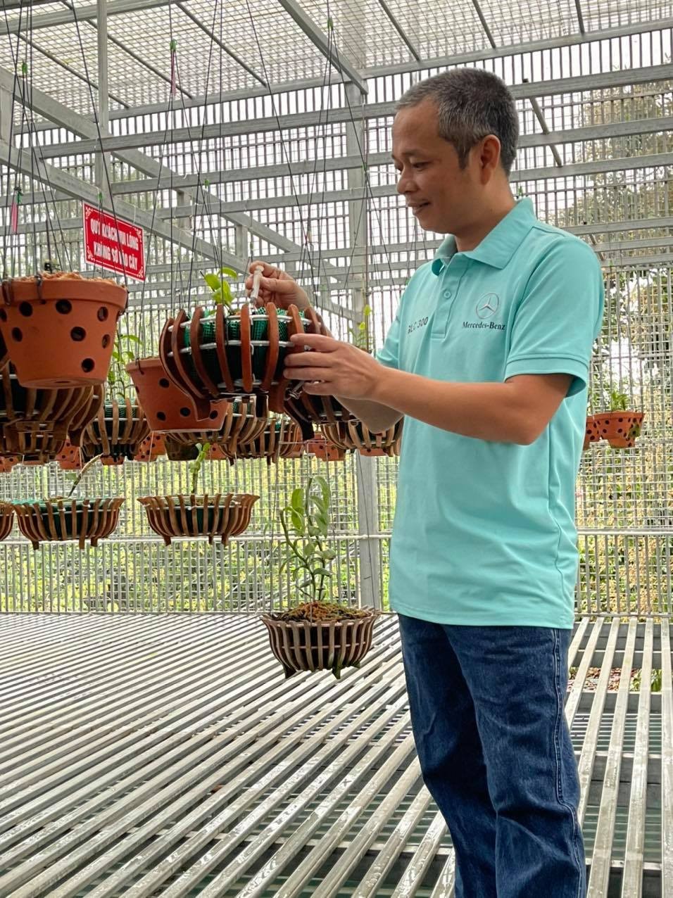 Thầy giáo trẻ Tuấn Bùi và hành trình chinh phục loài lan vương giả