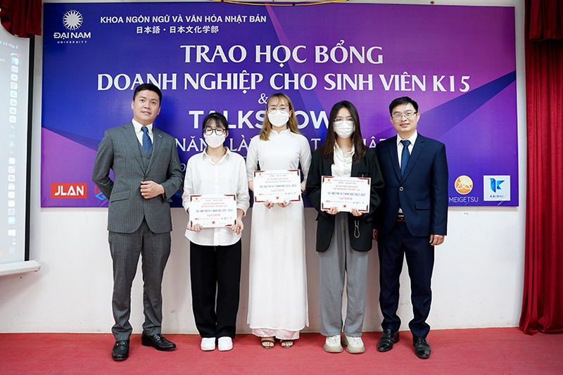 Nhiều học bổng có giá trị dành cho sinh viên Khoa Ngôn ngữ và Văn hoá Nhật Bản Nhiều học bổng có giá trị dành cho sinh viên Khoa Ngôn ngữ và Văn hoá Nhật Bản