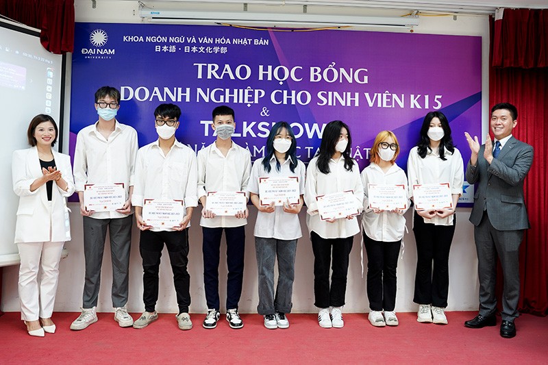 Nhiều học bổng có giá trị dành cho sinh viên Khoa Ngôn ngữ và Văn hoá Nhật Bản Nhiều học bổng có giá trị dành cho sinh viên Khoa Ngôn ngữ và Văn hoá Nhật Bản