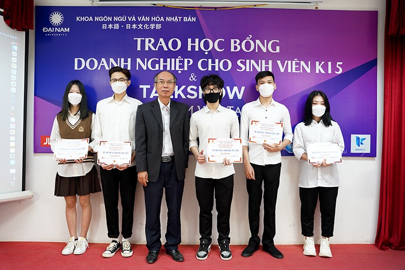 Nhiều học bổng có giá trị dành cho sinh viên Khoa Ngôn ngữ và Văn hoá Nhật Bản Nhiều học bổng có giá trị dành cho sinh viên Khoa Ngôn ngữ và Văn hoá Nhật Bản