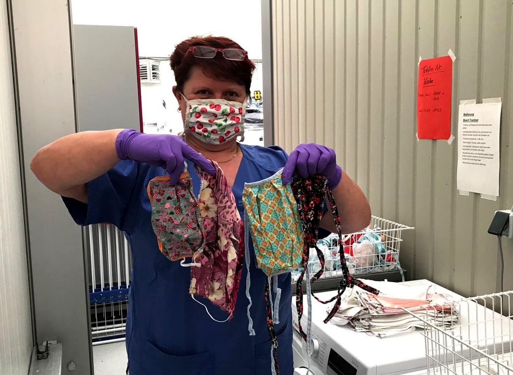 chiec khau trang am tinh nguoi xa xu