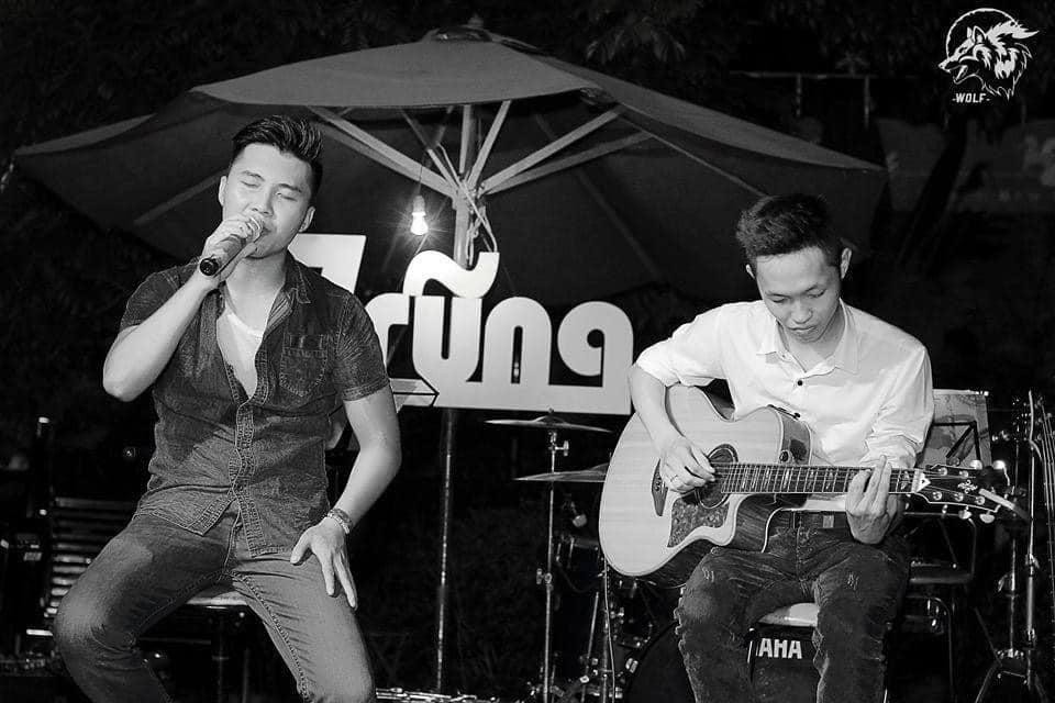 Trũng phiêu với giọng ca ngọt ngào. Trũng phiêu với giọng ca ngọt ngào.