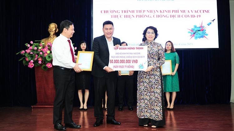 Tập đoàn Hưng Thịnh trao 50 tỷ đồng mua vaccine phòng ngừa Covid-19