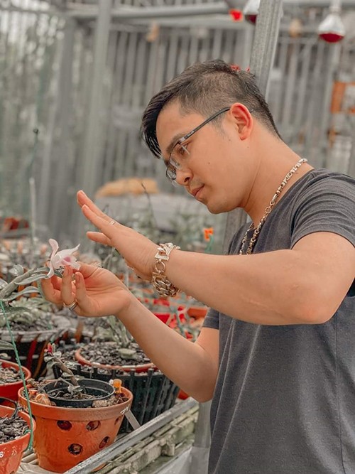 Ông chủ 8x Tùng Dương chia sẻ bí quyết trồng lan thành công